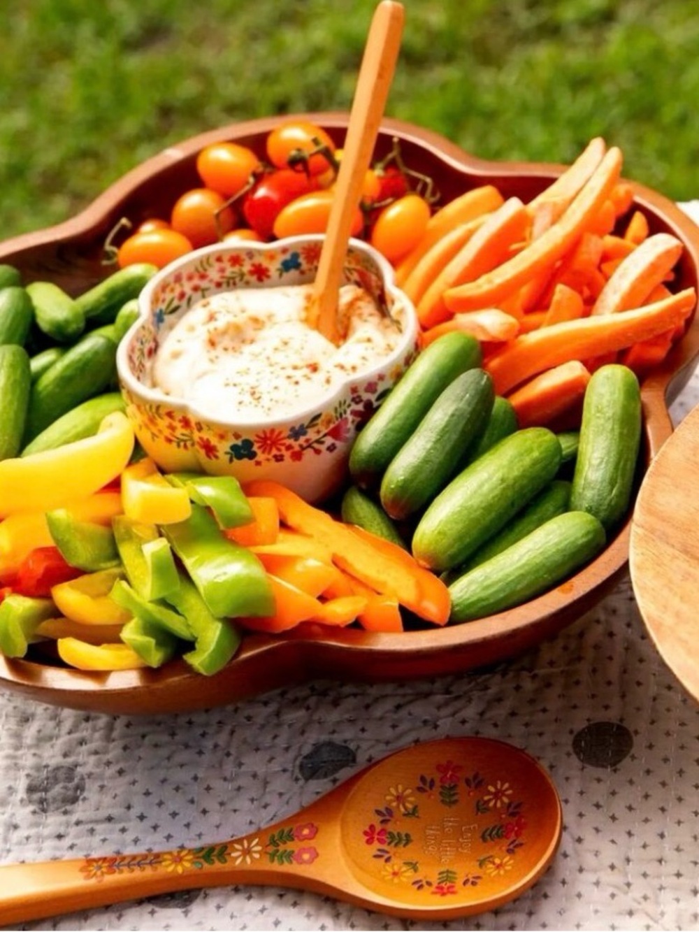 NWOT Natural Life chips and dip bowls